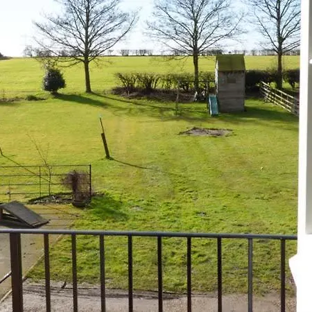 The Stables, Dom wakacyjny *